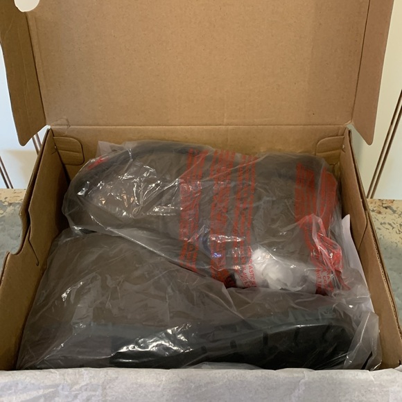 Brand new Clark’s booties tried on in the house cannot wear price is firm - Picture 8 of 9